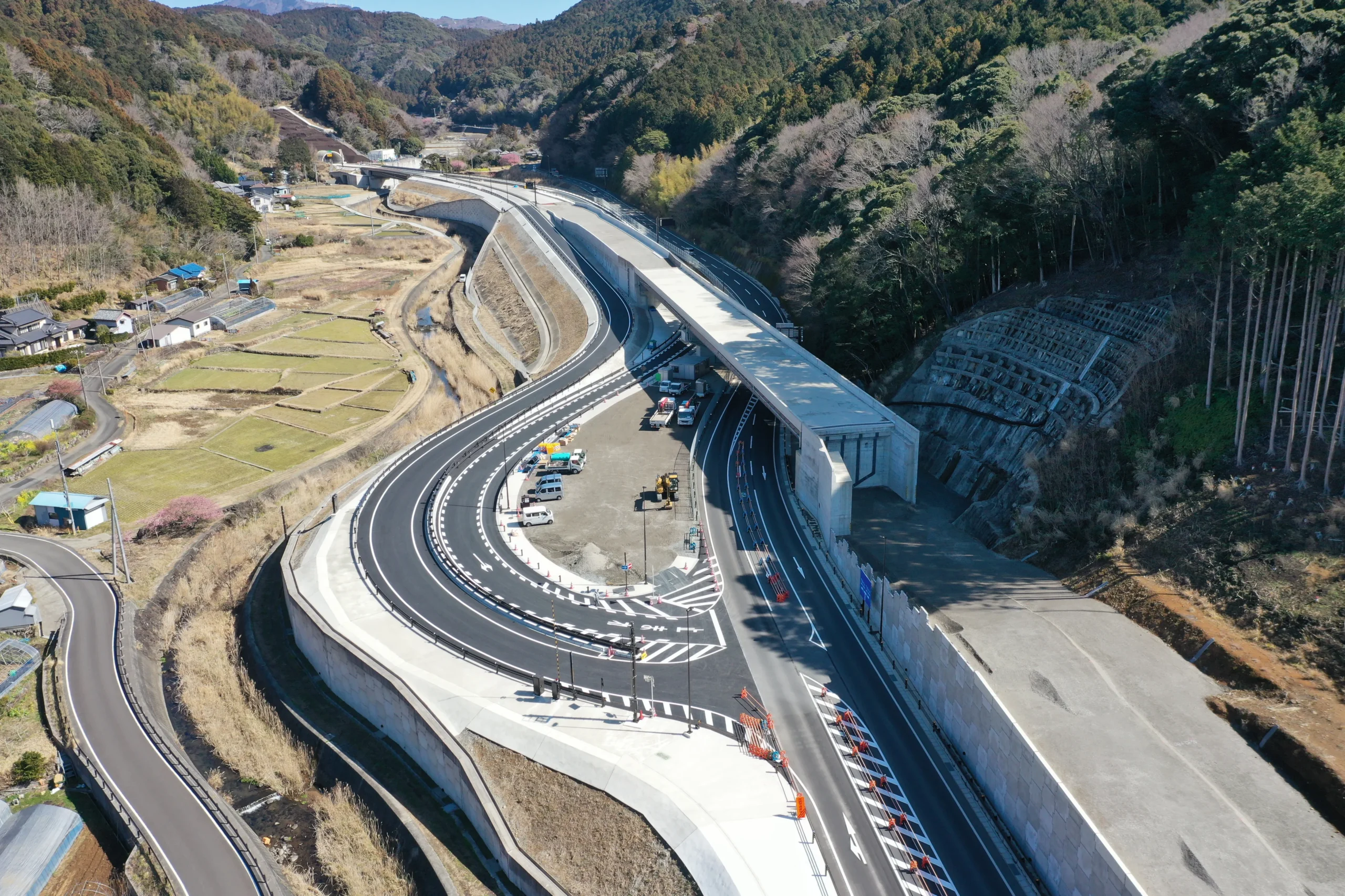 河津下田道路逆川地区北道路建設工事