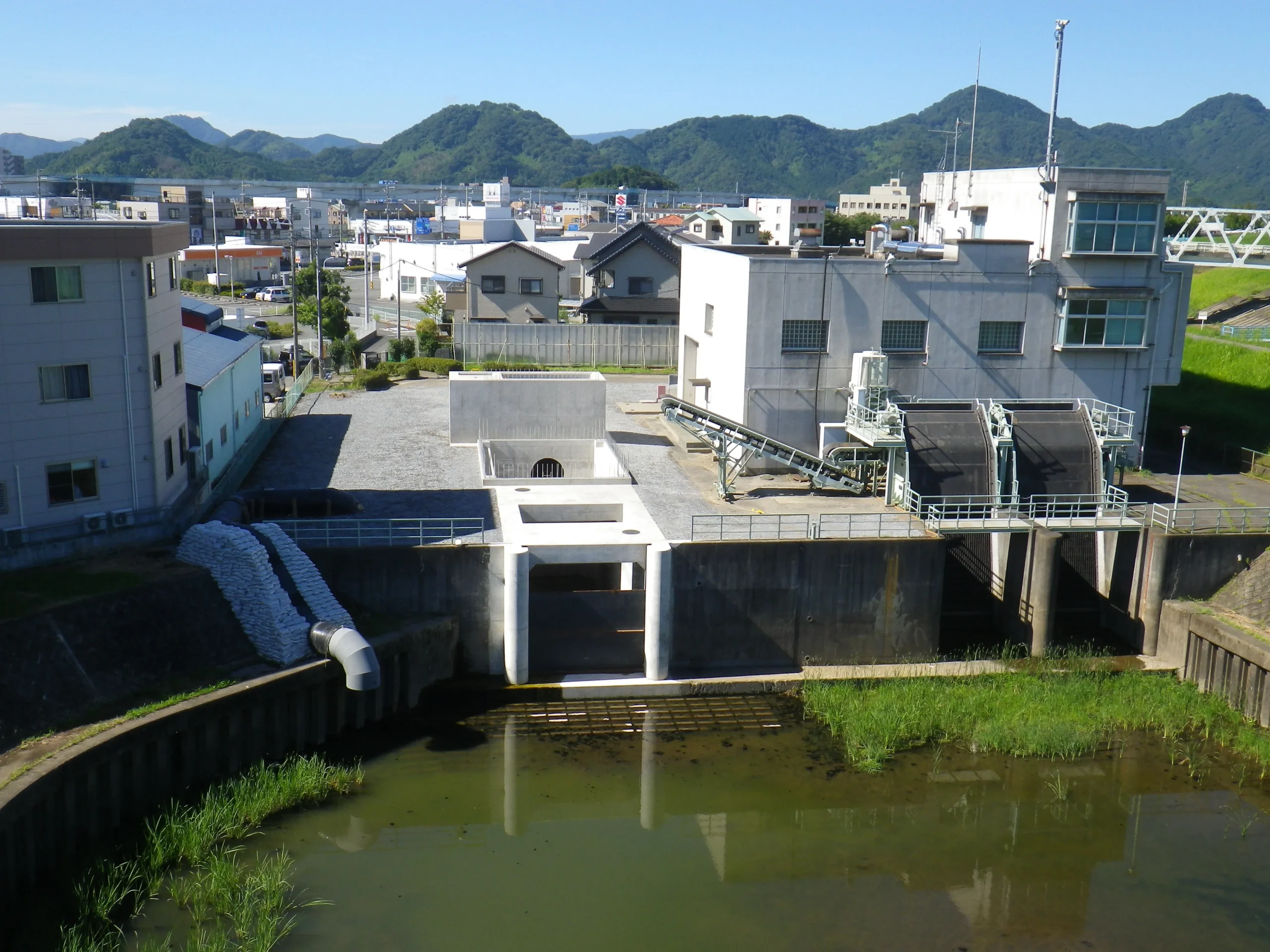 大場川函南観音川排水機場本体工事