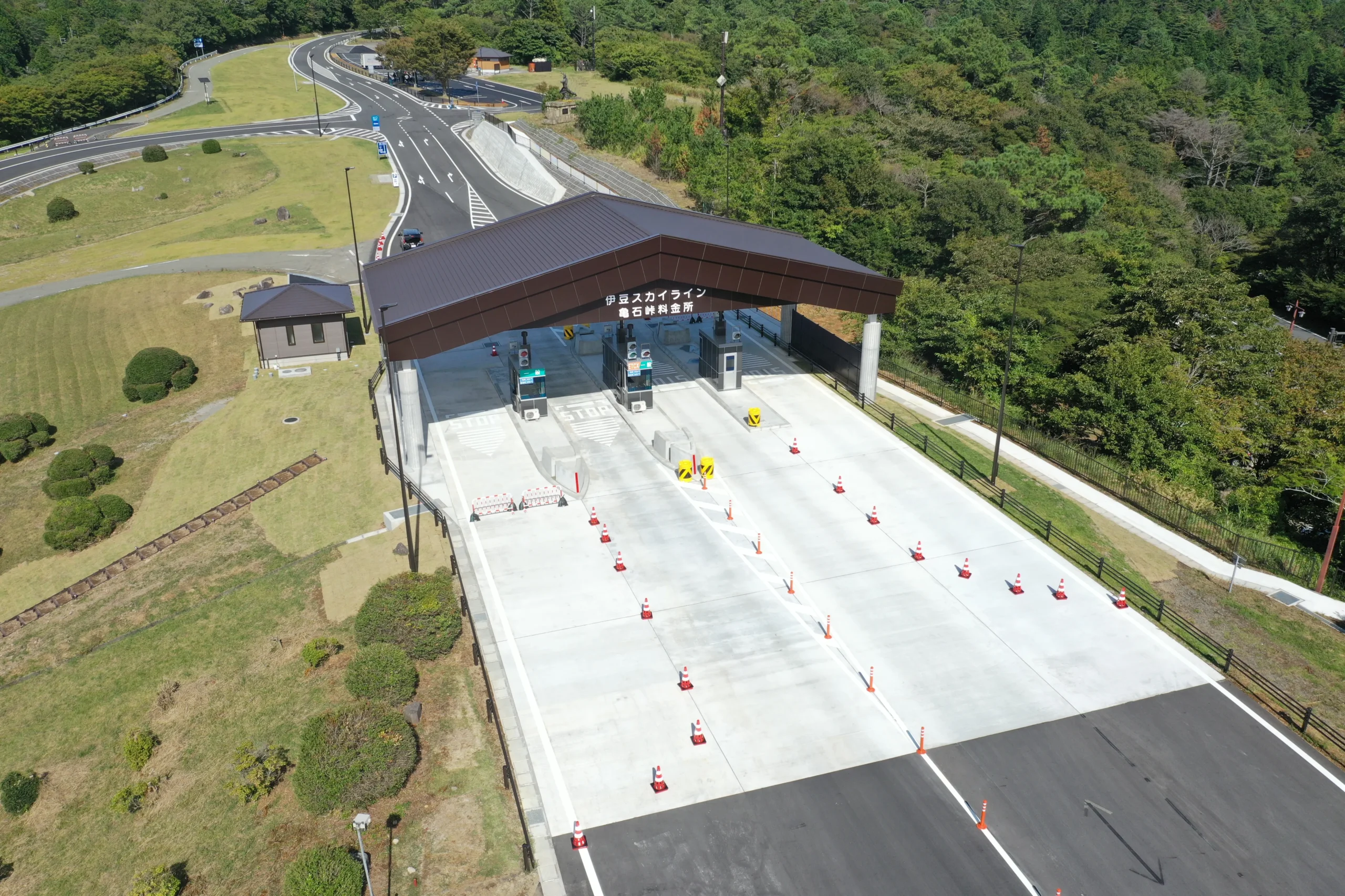 伊豆スカイライン　新亀石料金所建築工事