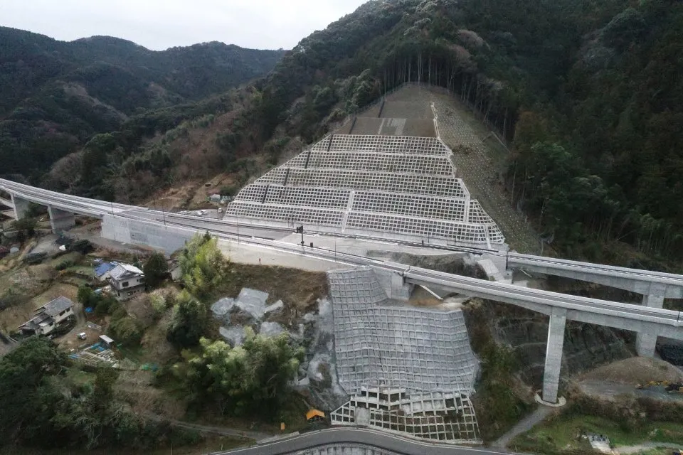 河津下田道路梨本逆川地区道路建設工事