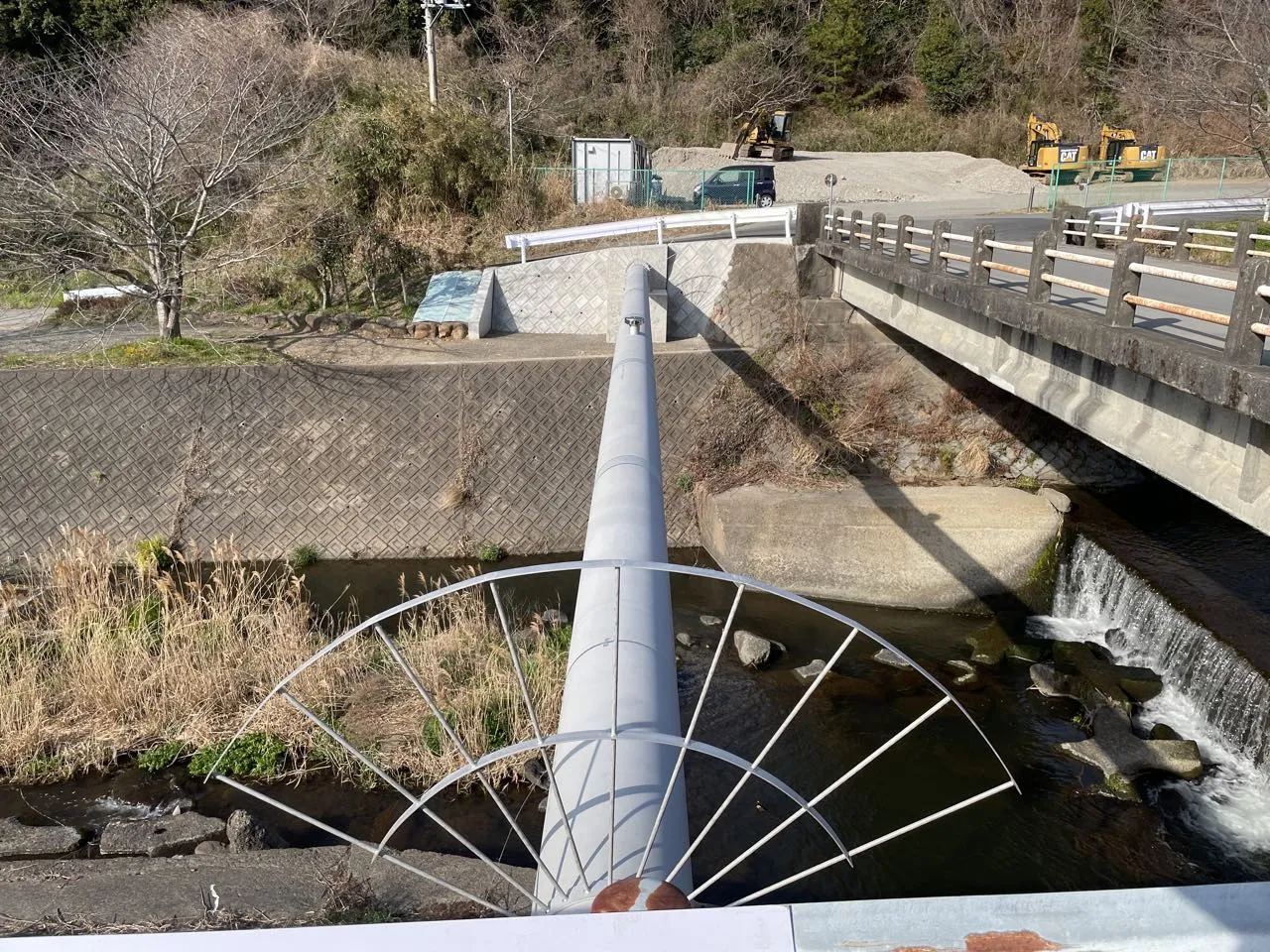 水道建設改良事業　海陸橋仮設管等設置工事