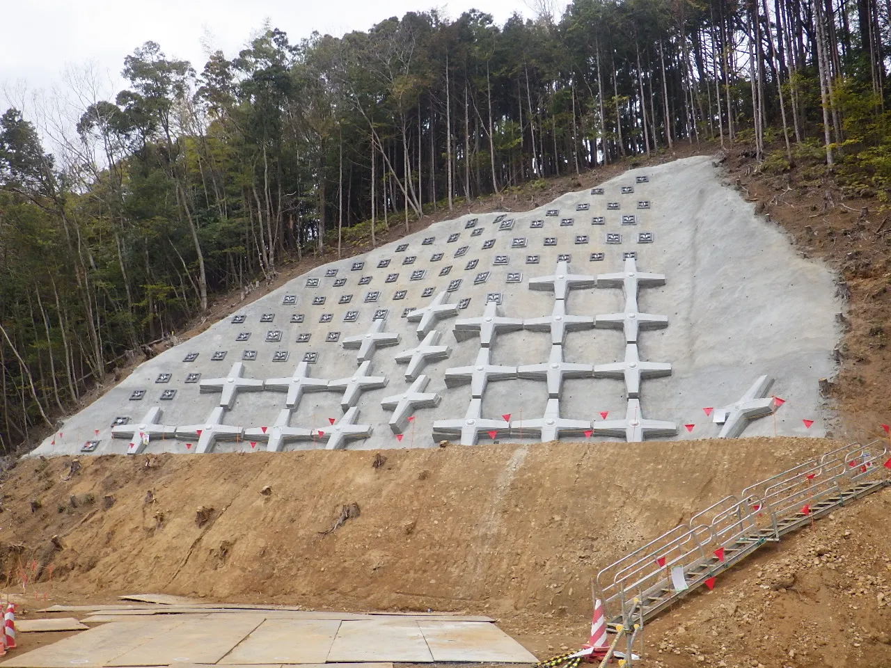 狩野川水系市山地区入洞沢第４砂防堰堤工事